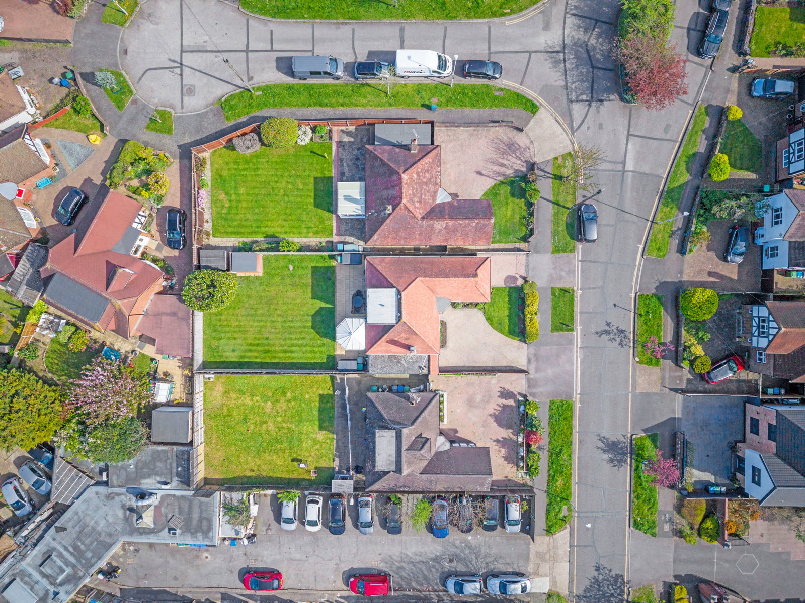 3 bed bungalow for sale in Elmcroft Drive, Chessington, KT9  - Property Image 7