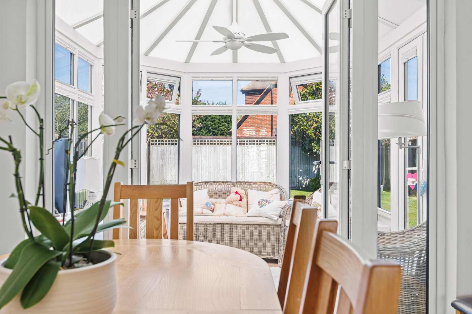 3 bed bungalow for sale in Elmcroft Drive, Chessington, KT9  - Property Image 5