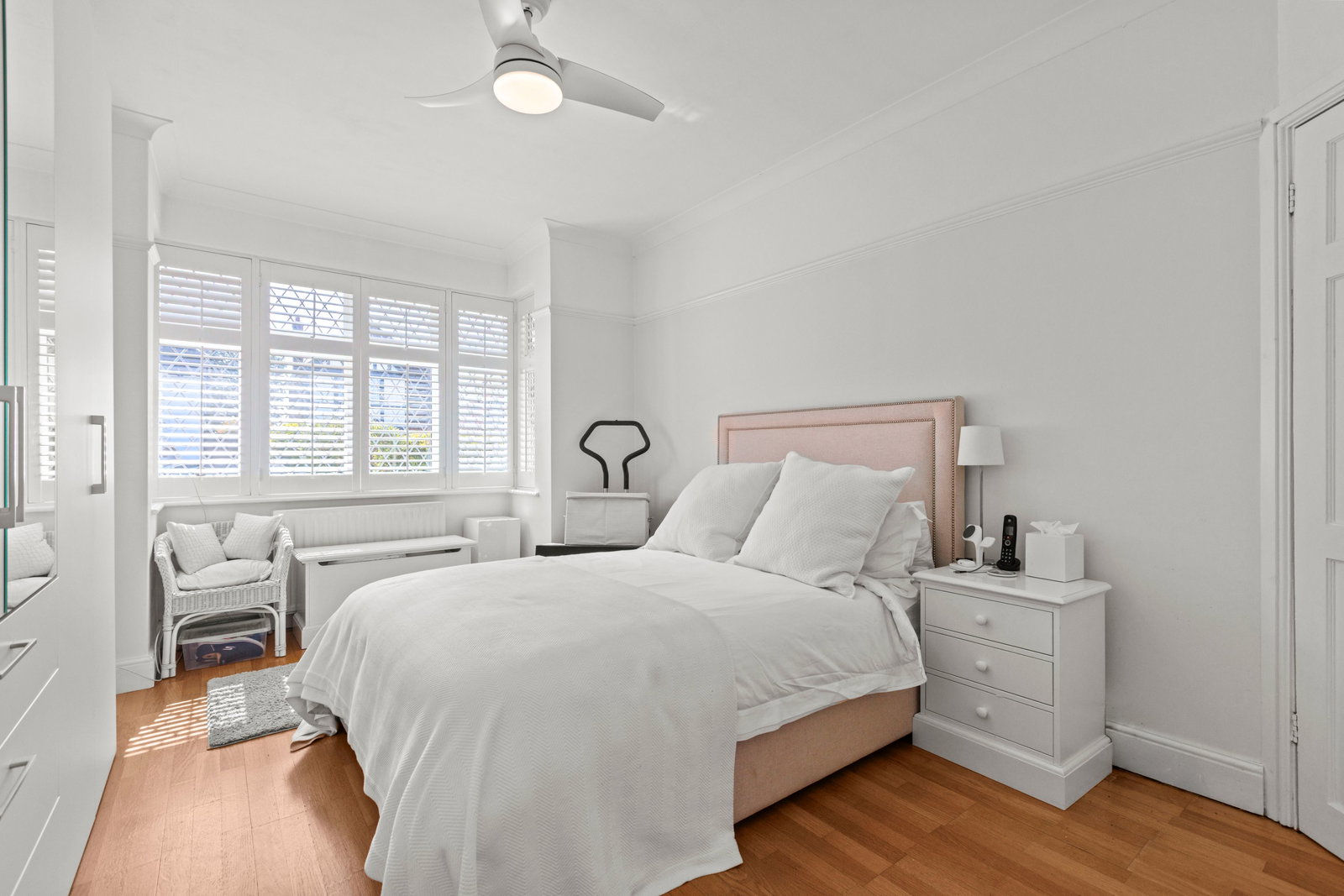 3 bed bungalow for sale in Elmcroft Drive, Chessington, KT9  - Property Image 9