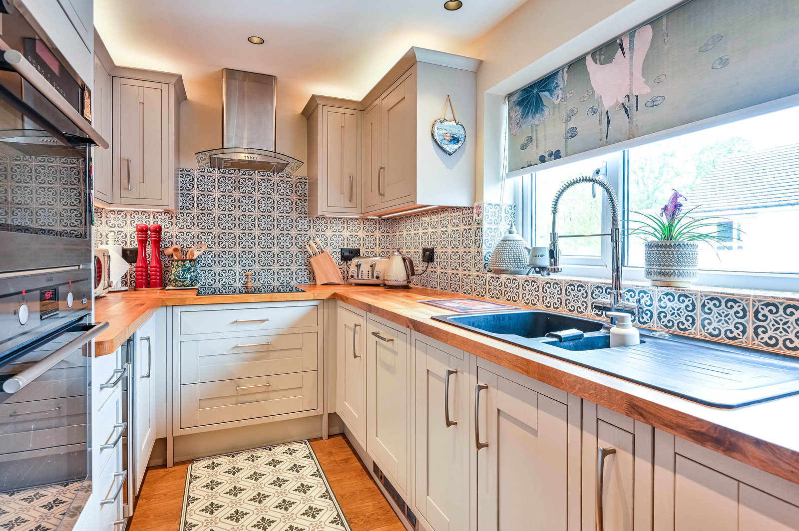 3 bed apartment for sale in Edenside Road, Bookham  - Property Image 5