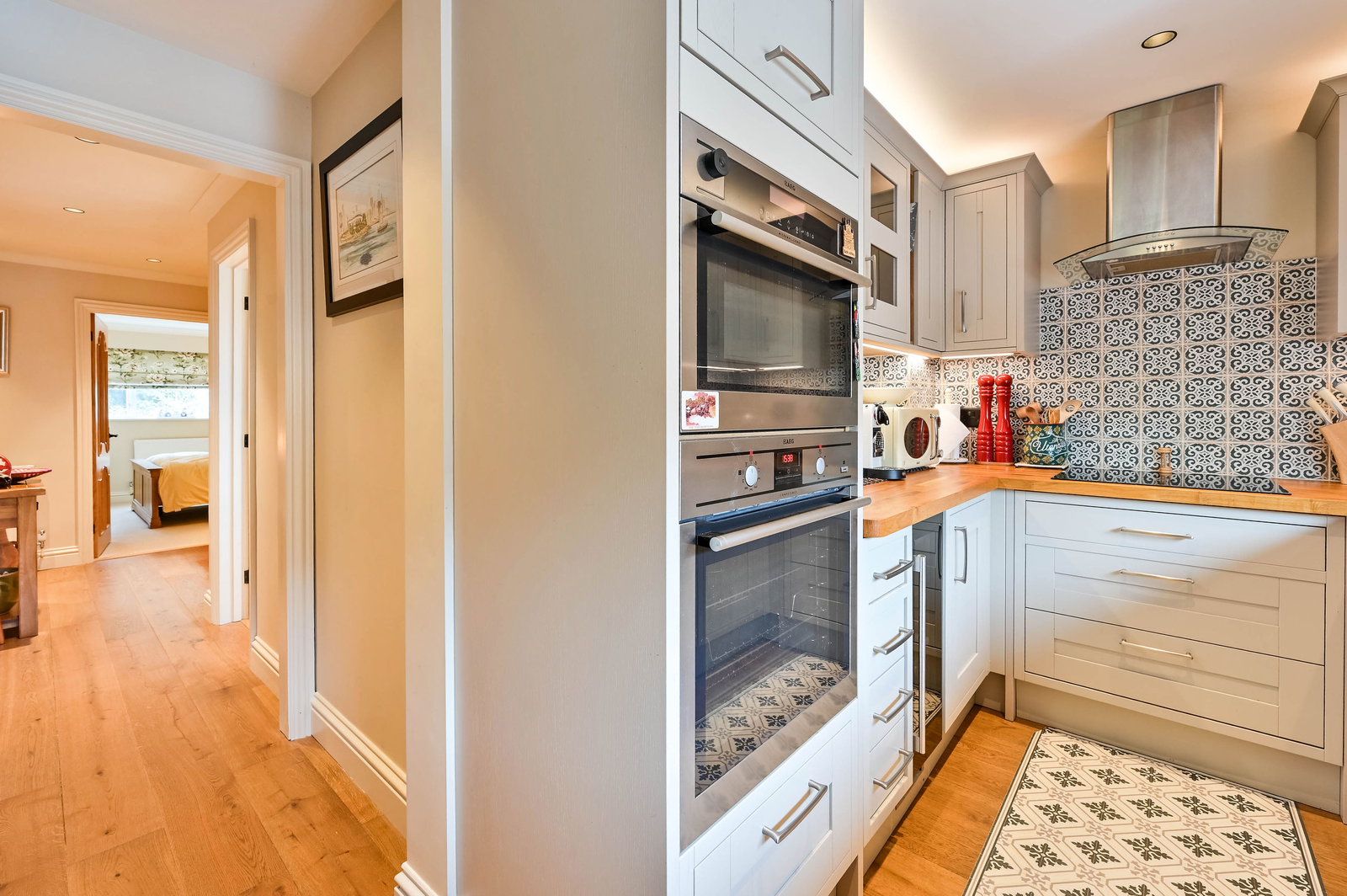 3 bed apartment for sale in Edenside Road, Bookham  - Property Image 6