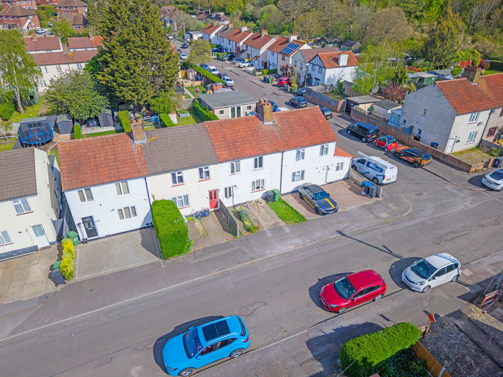 3 bed terraced house for sale in Woodbridge Avenue, Leatherhead, KT22  - Property Image 1