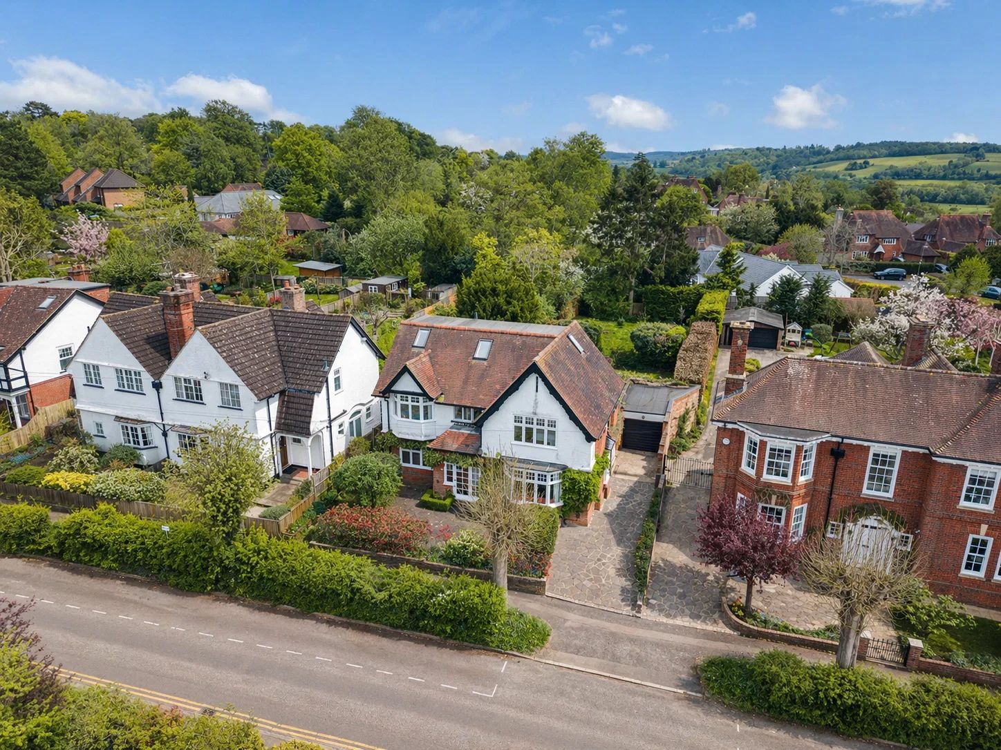 6 bed detached house for sale in Highlands Road, Leatherhead, KT22 8NJ