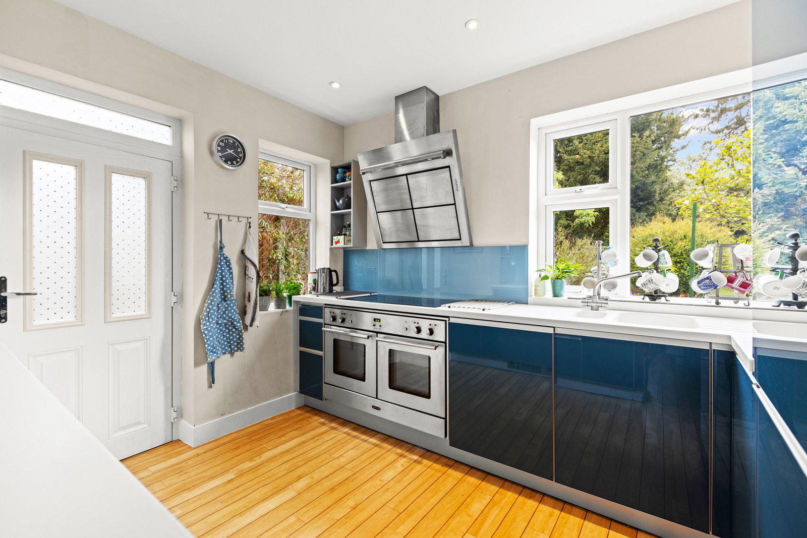 6 bed detached house for sale in Highlands Road, Leatherhead, KT22 8NJ  - Property Image 6