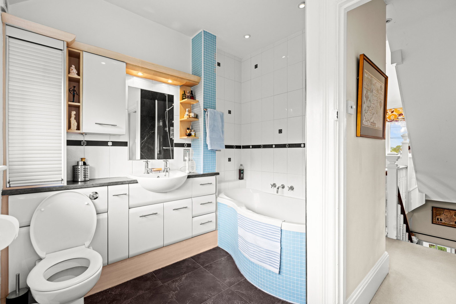 6 bed detached house for sale in Highlands Road, Leatherhead, KT22 8NJ  - Property Image 16