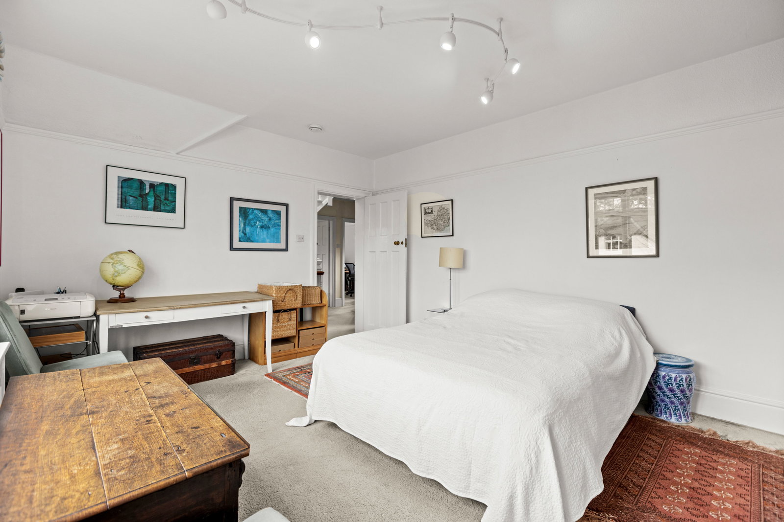 6 bed detached house for sale in Highlands Road, Leatherhead, KT22 8NJ  - Property Image 14