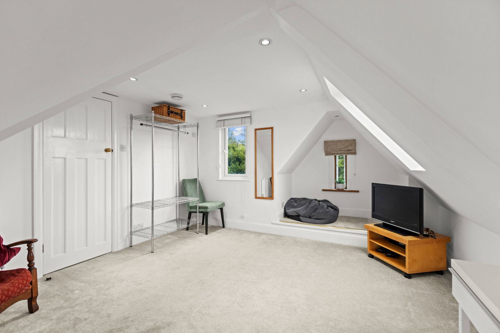 6 bed detached house for sale in Highlands Road, Leatherhead, KT22 8NJ  - Property Image 17