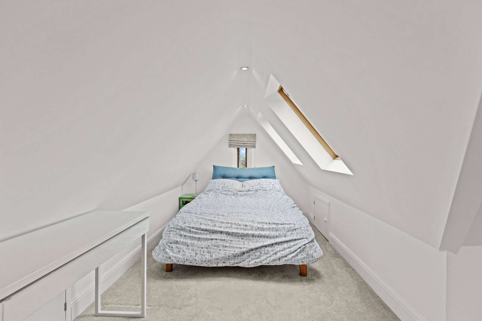 6 bed detached house for sale in Highlands Road, Leatherhead, KT22 8NJ  - Property Image 18