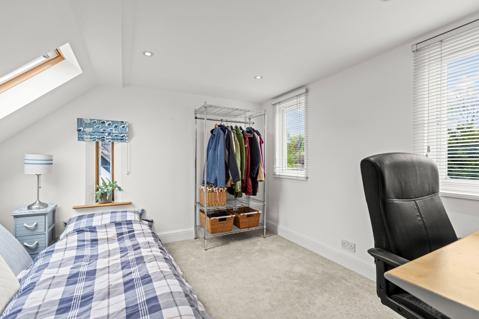 6 bed detached house for sale in Highlands Road, Leatherhead, KT22 8NJ  - Property Image 19