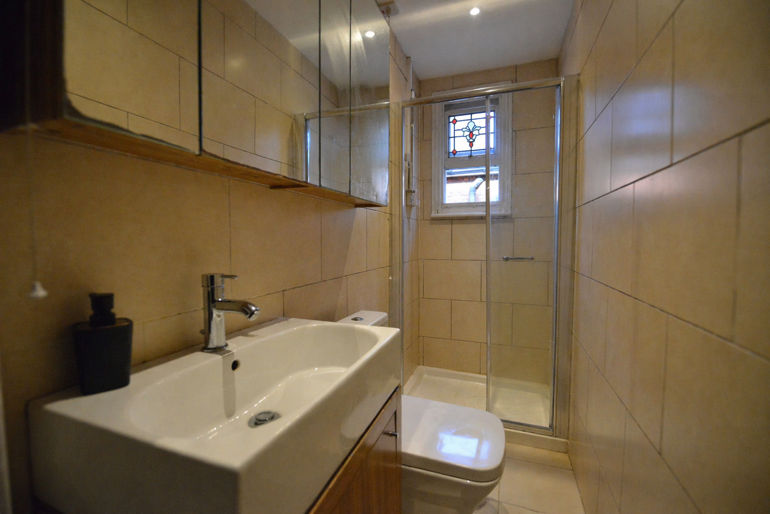 2 bed flat for sale in York Road, Guildford, GU1  - Property Image 2