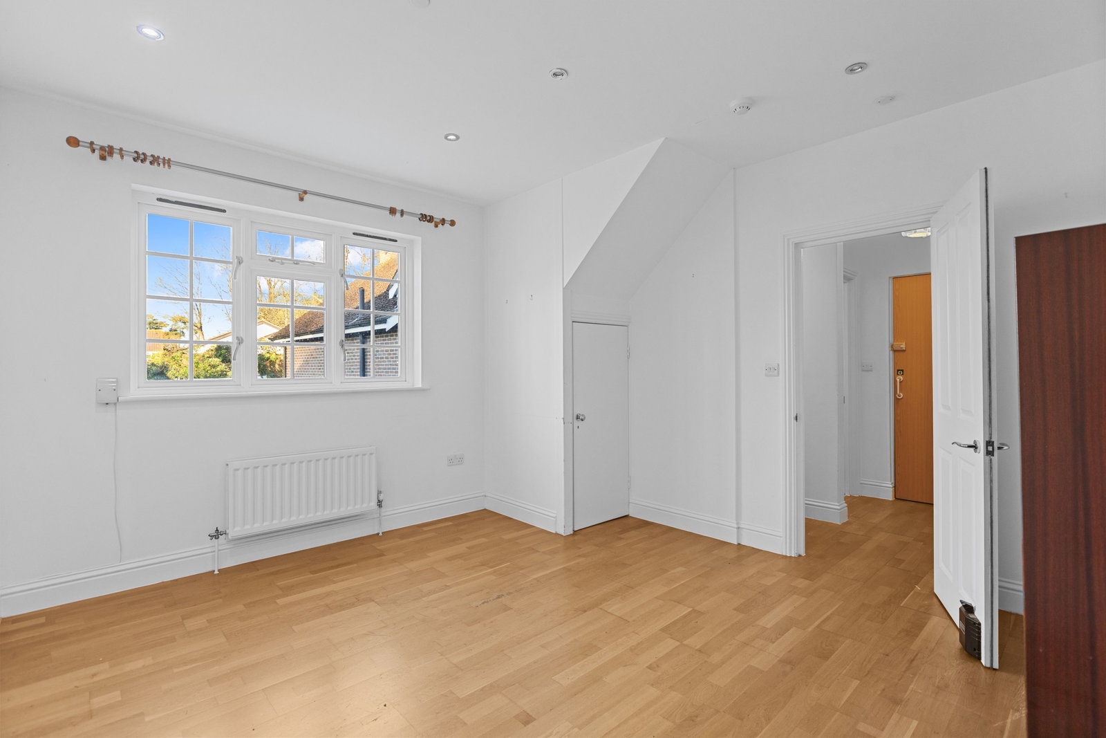 4 bed mixed use for sale in Church Road, Bookham, KT23  - Property Image 3