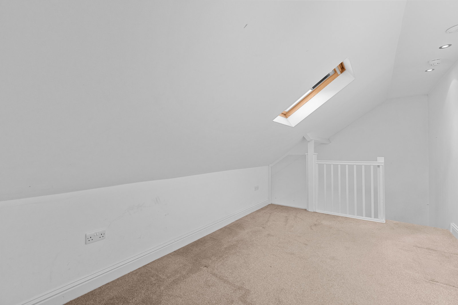 4 bed mixed use for sale in Church Road, Bookham, KT23  - Property Image 15
