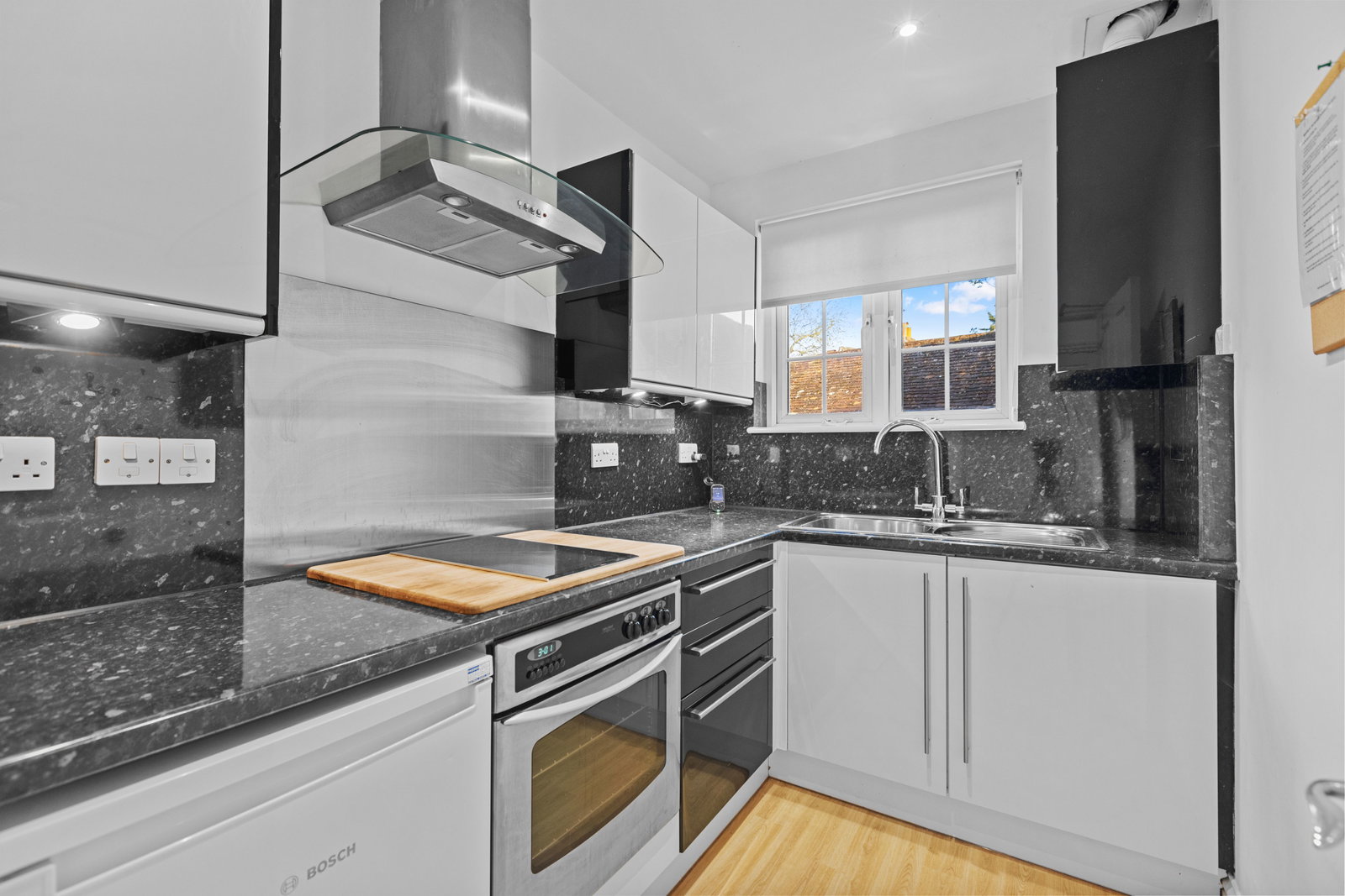 4 bed mixed use for sale in Church Road, Bookham, KT23  - Property Image 12
