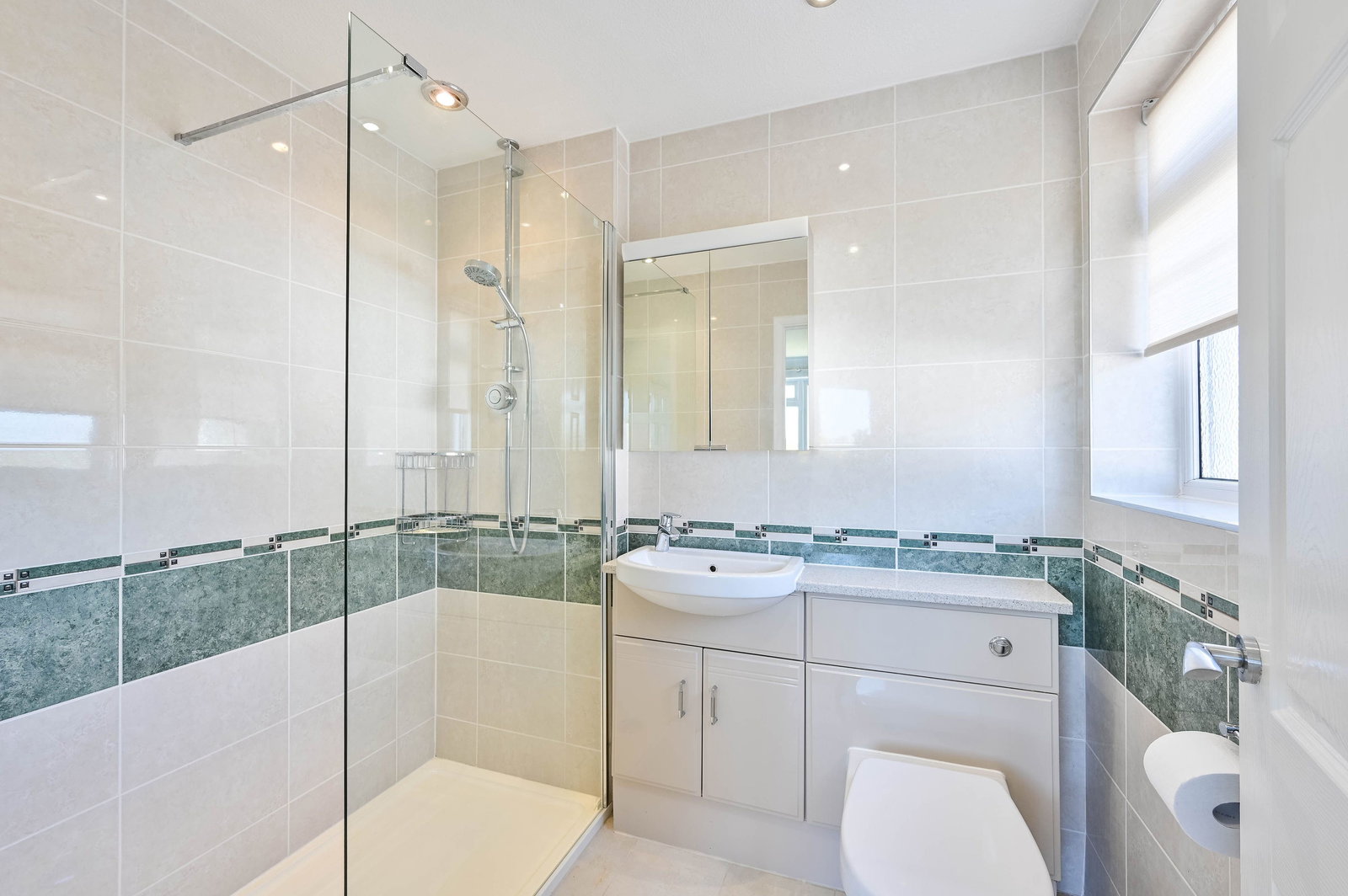 4 bed detached house for sale in Kidborough Down, Bookham, KT23  - Property Image 16