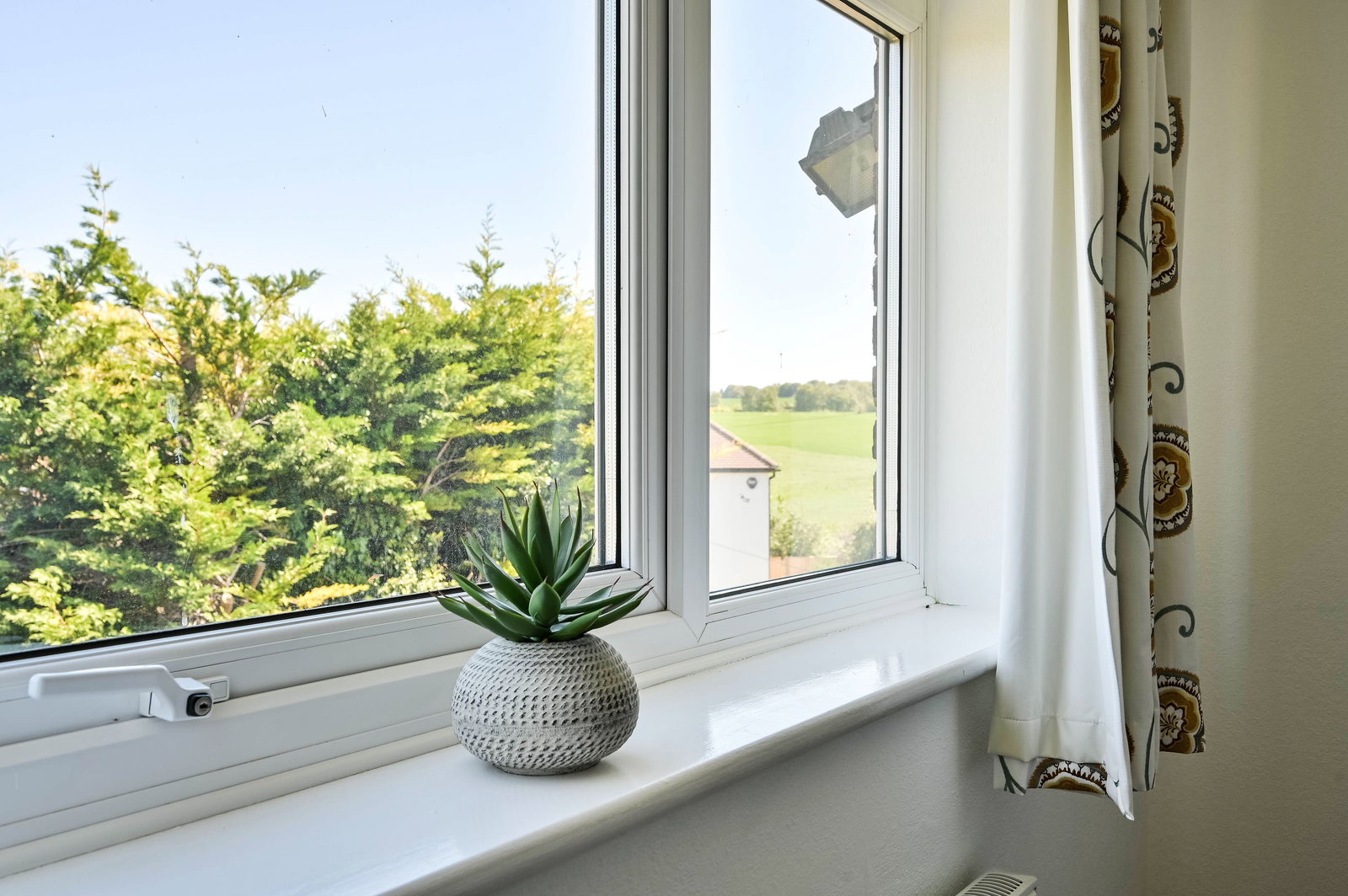 4 bed detached house for sale in Kidborough Down, Bookham, KT23  - Property Image 25