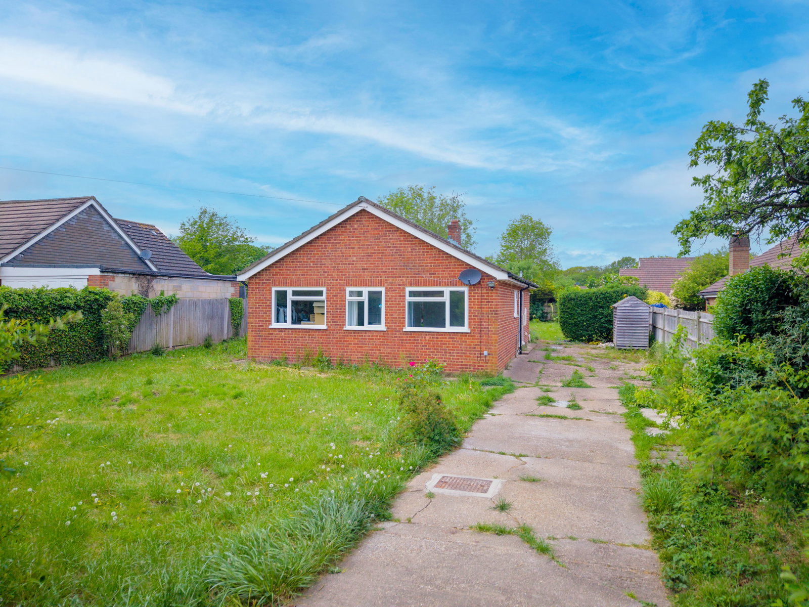 4 bed bungalow for sale in The Copse, Fetcham  - Property Image 3