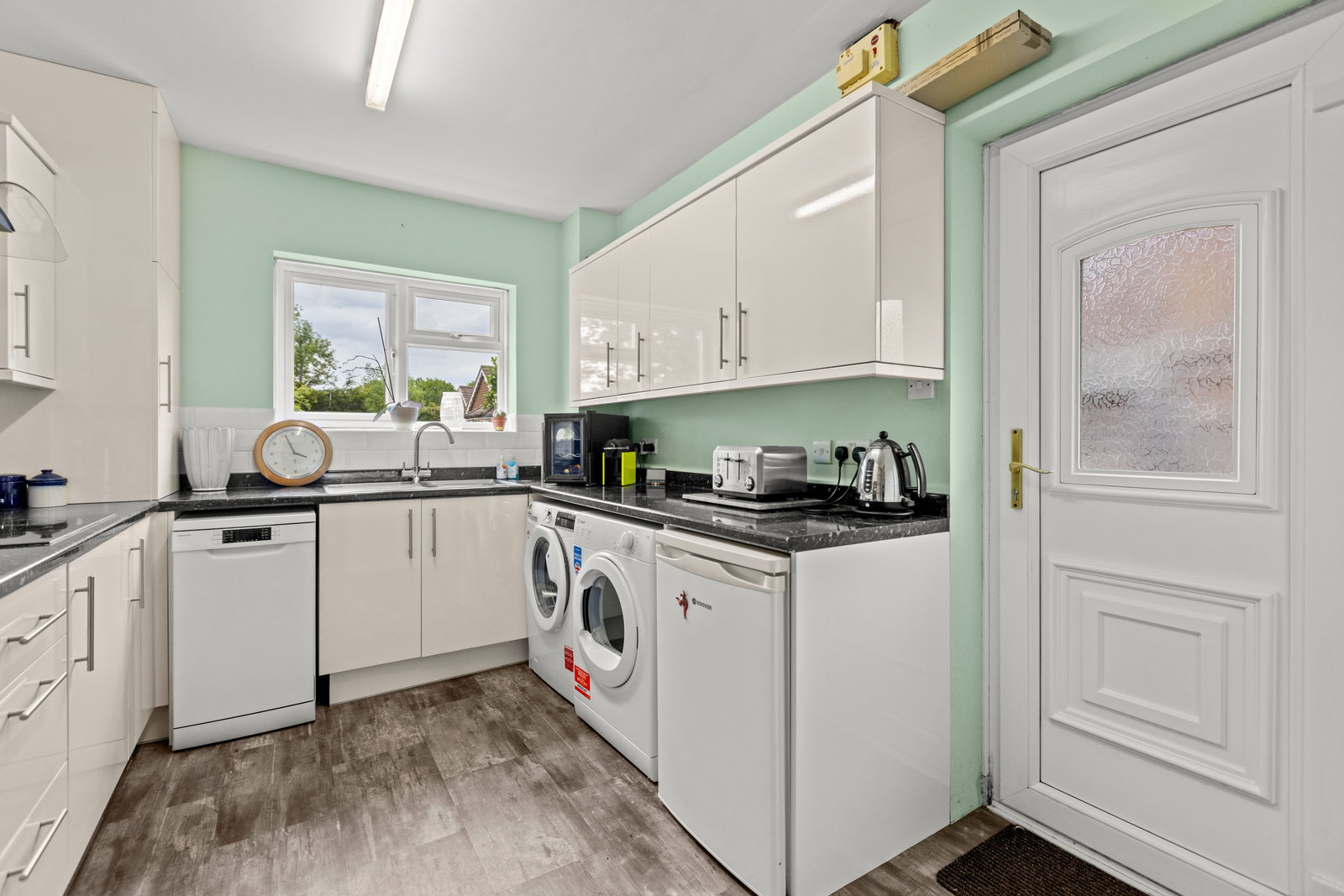 4 bed bungalow for sale in The Copse, Fetcham  - Property Image 13