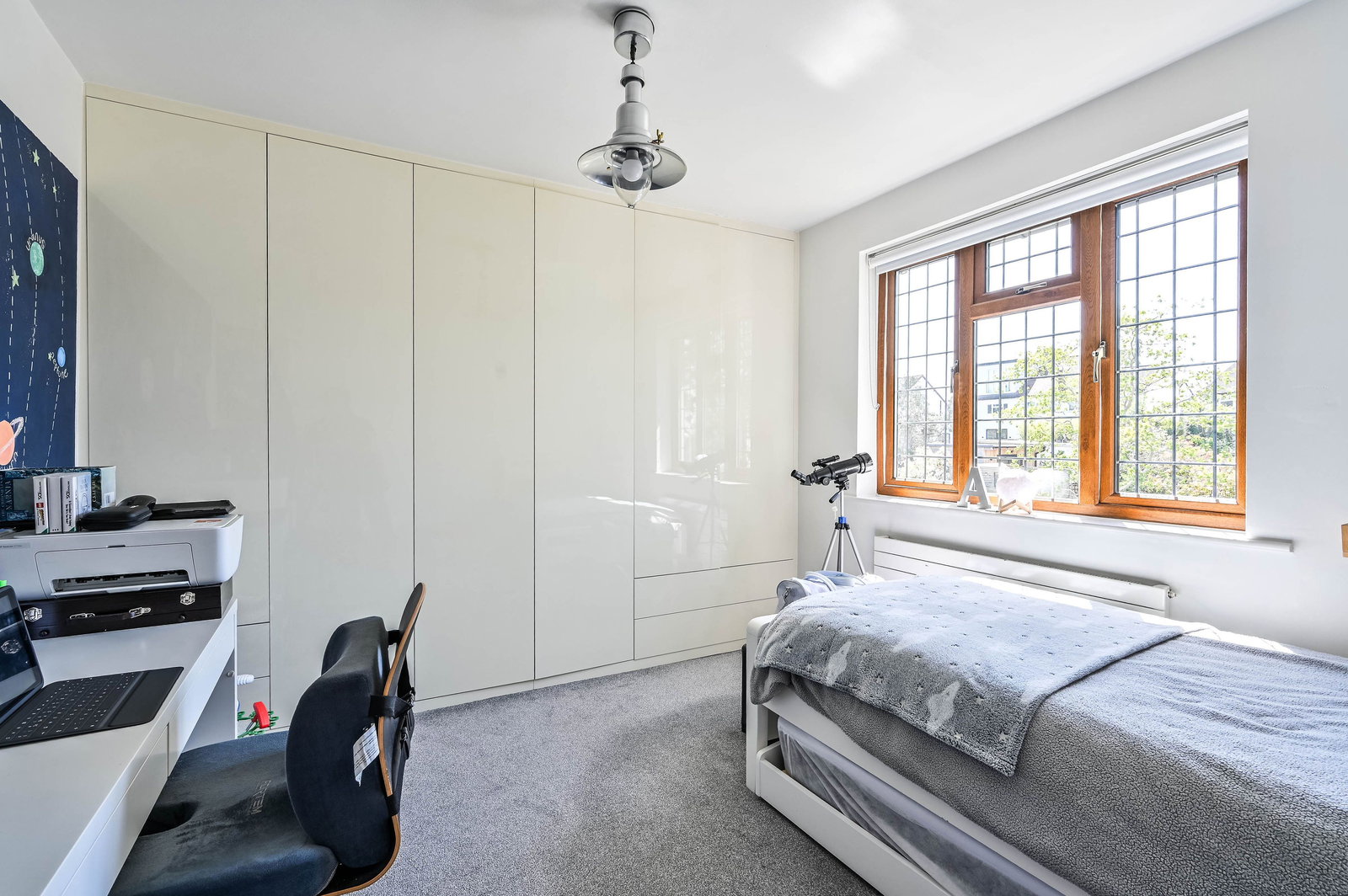 3 bed end of terrace house for sale in Briarwood Road, Epsom, Stoneleigh  - Property Image 6