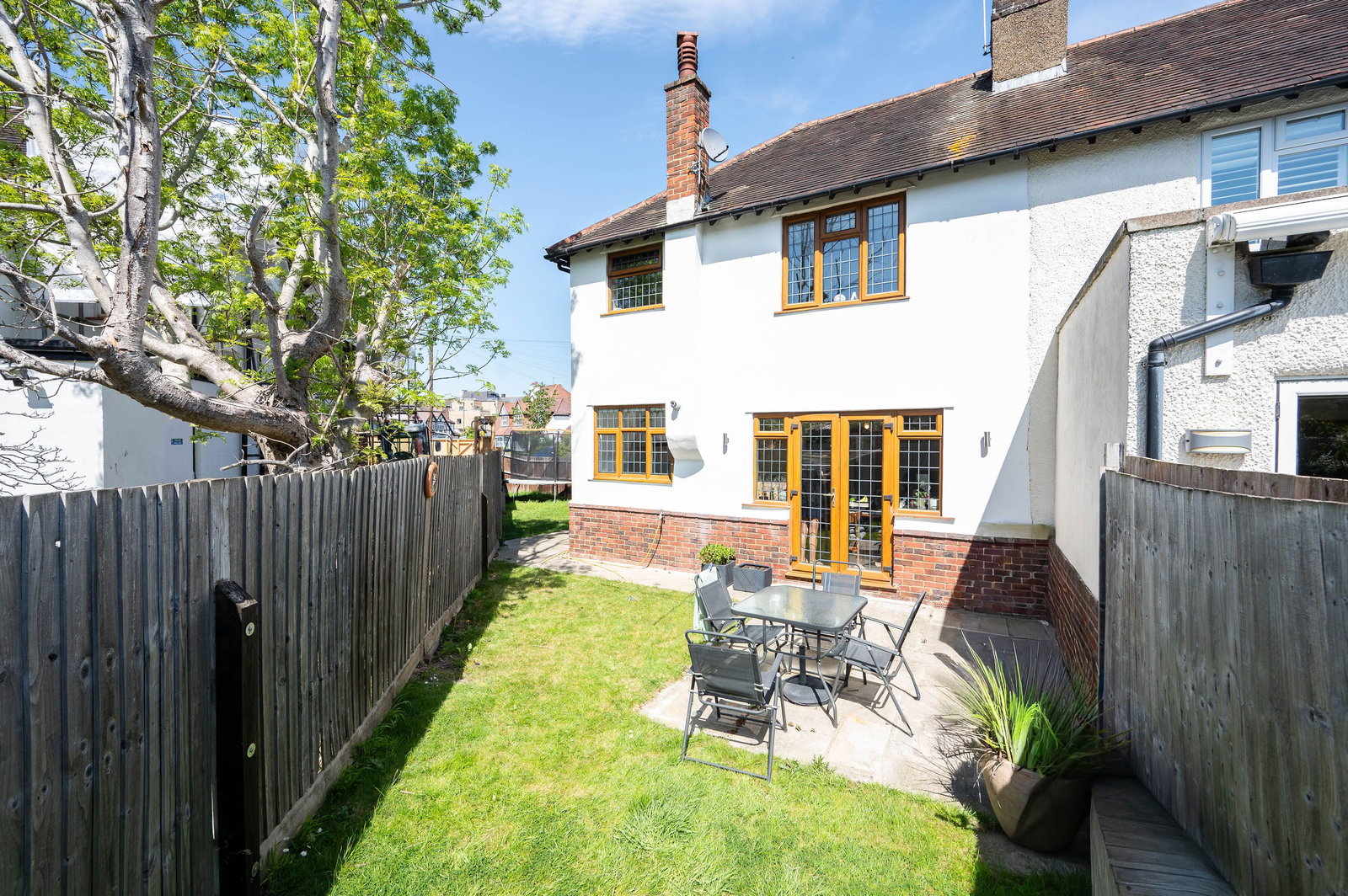 3 bed end of terrace house for sale in Briarwood Road, Epsom, Stoneleigh  - Property Image 10