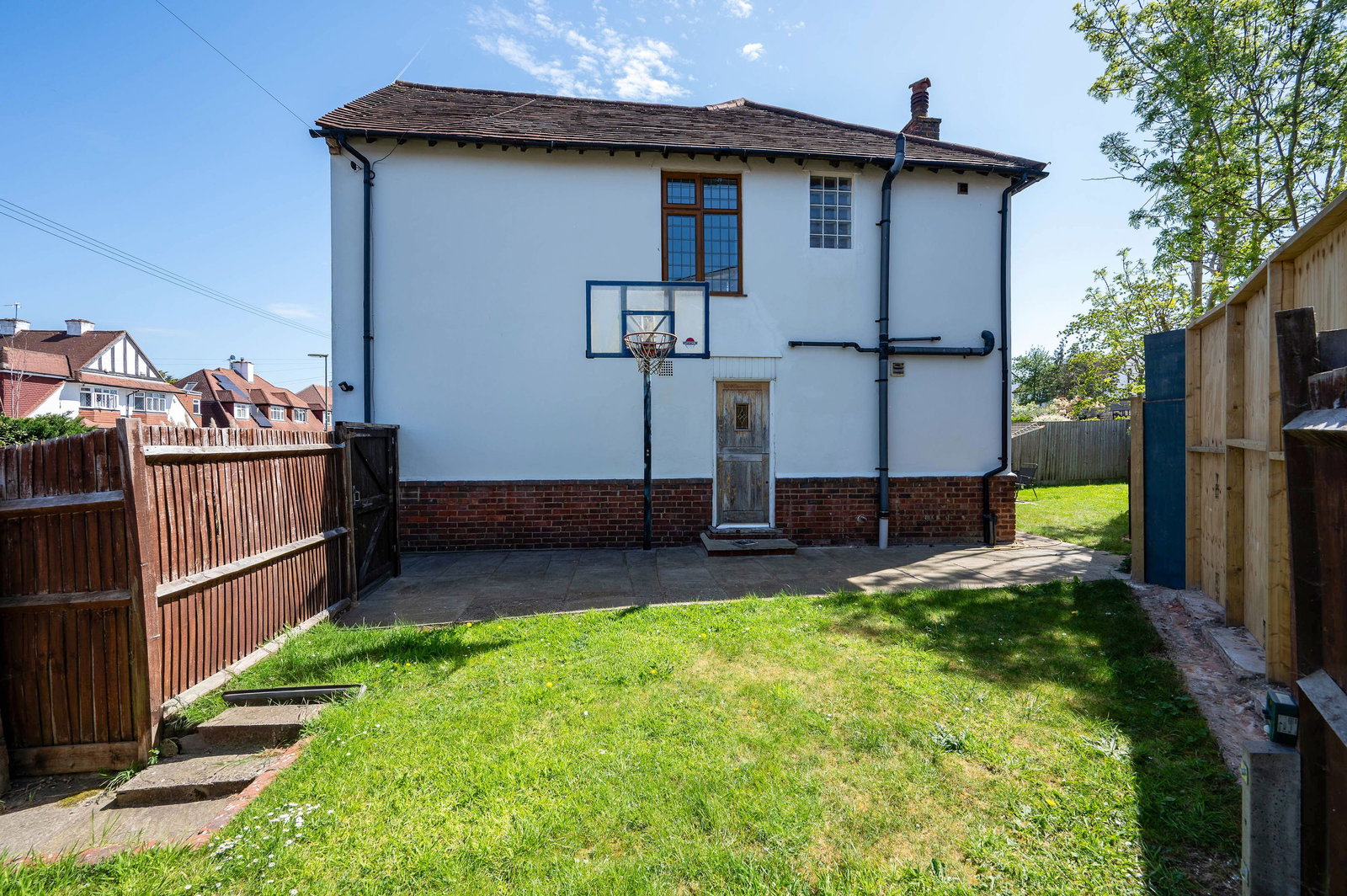 3 bed end of terrace house for sale in Briarwood Road, Epsom, Stoneleigh  - Property Image 13
