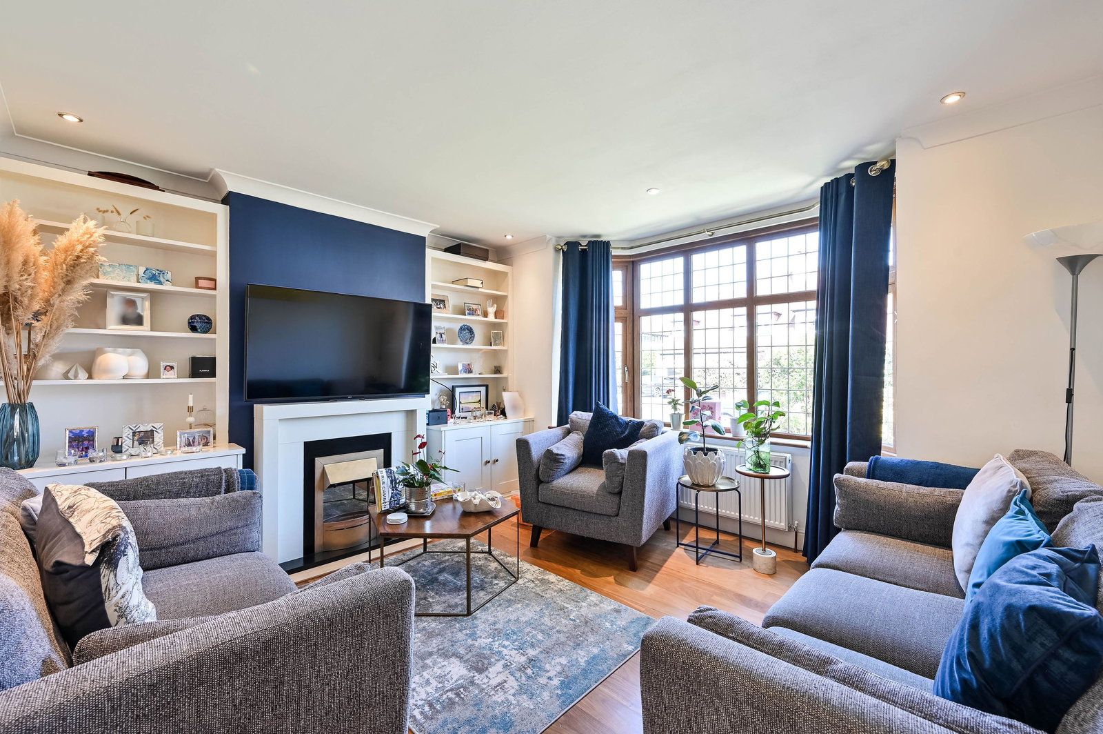 3 bed end of terrace house for sale in Briarwood Road, Epsom, Stoneleigh  - Property Image 2