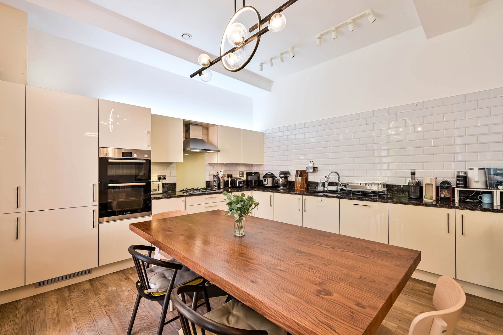 2 bed flat for sale in Glanville Way, Epsom, KT19  - Property Image 6