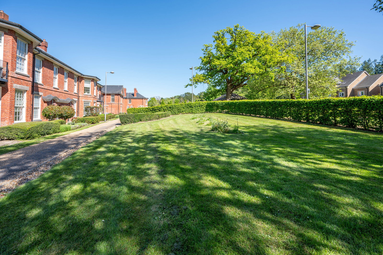 2 bed flat for sale in Glanville Way, Epsom, KT19  - Property Image 15