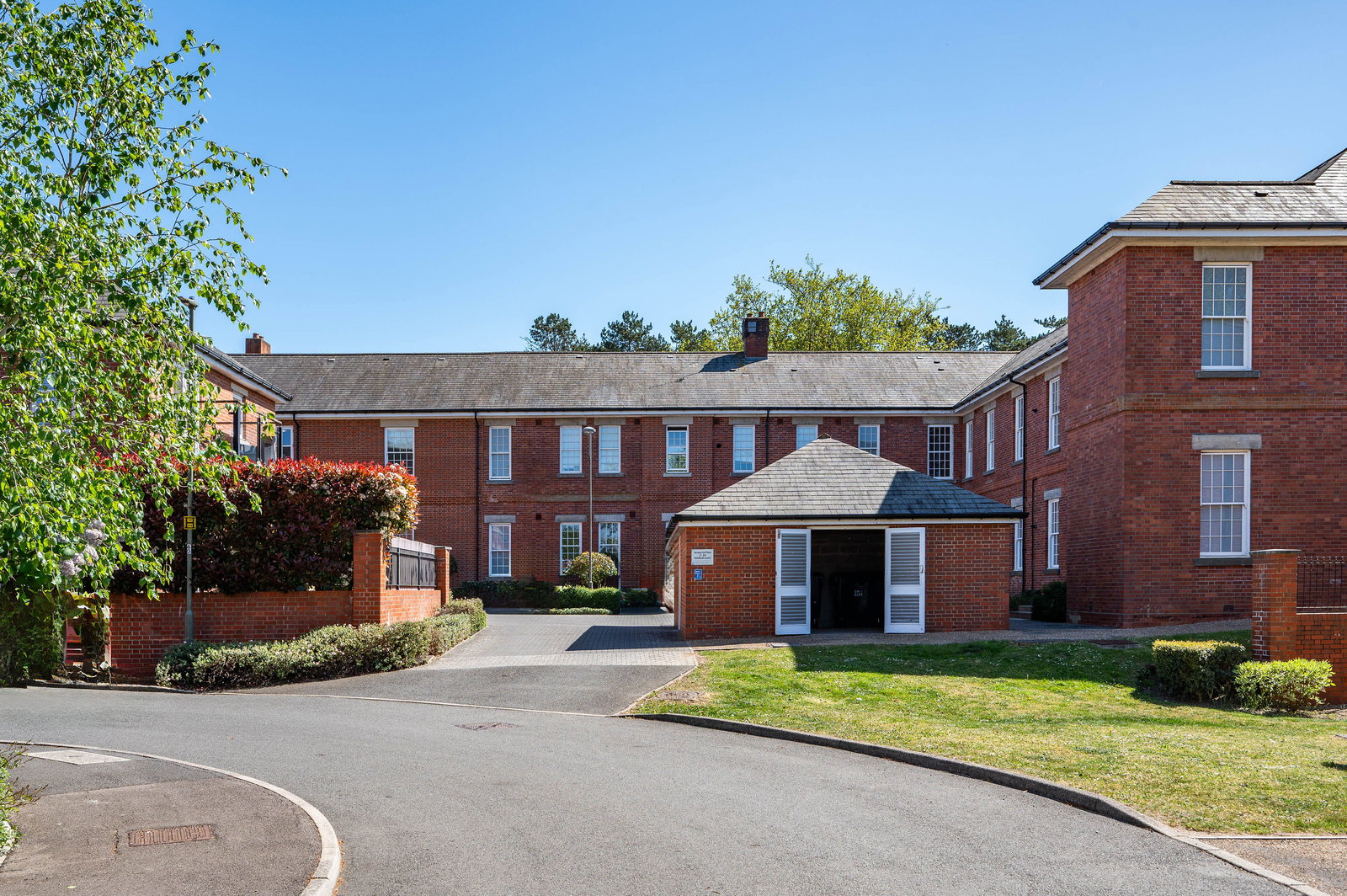 2 bed flat for sale in Glanville Way, Epsom, KT19  - Property Image 17