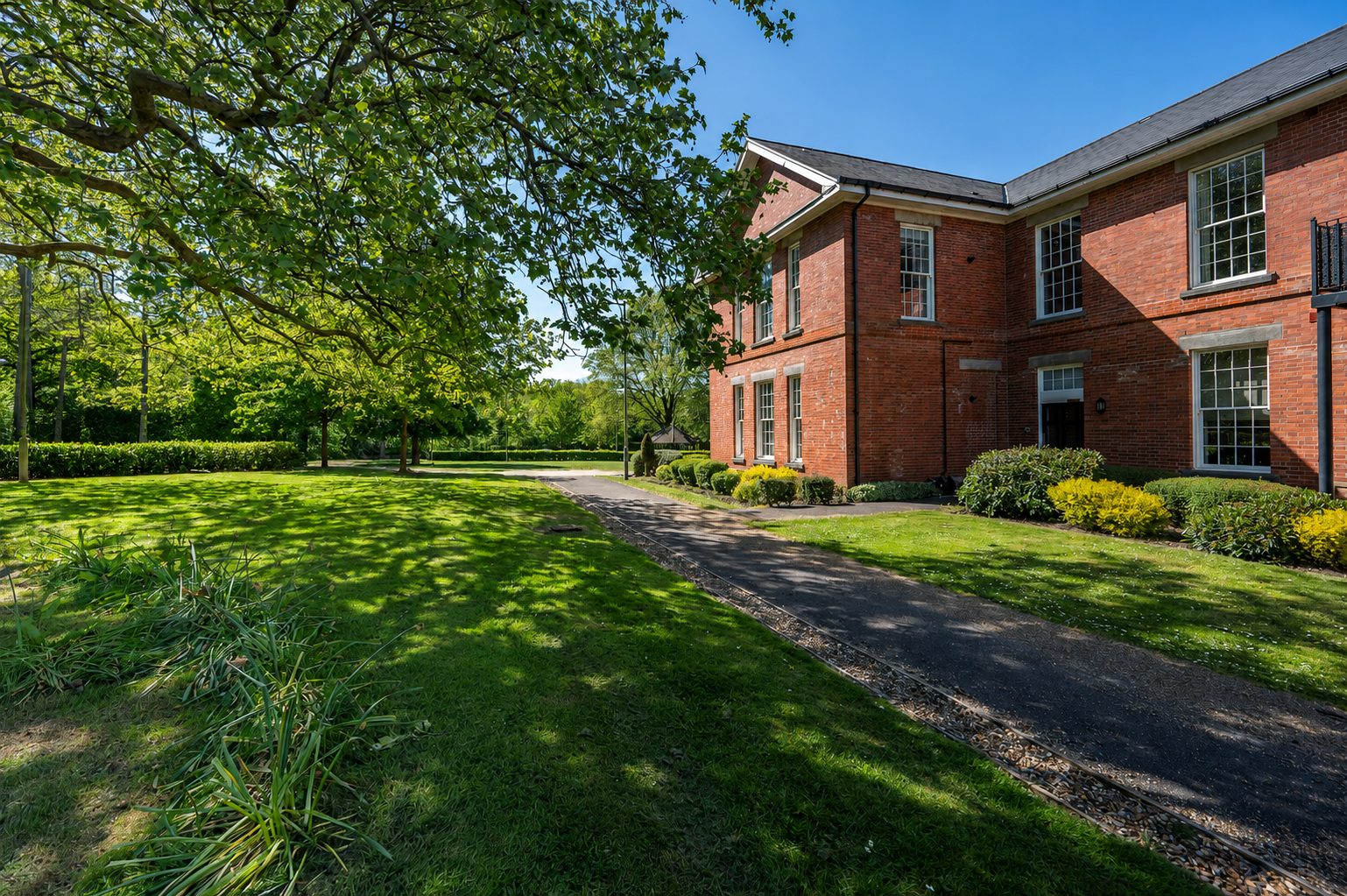 2 bed flat for sale in Glanville Way, Epsom, KT19  - Property Image 1