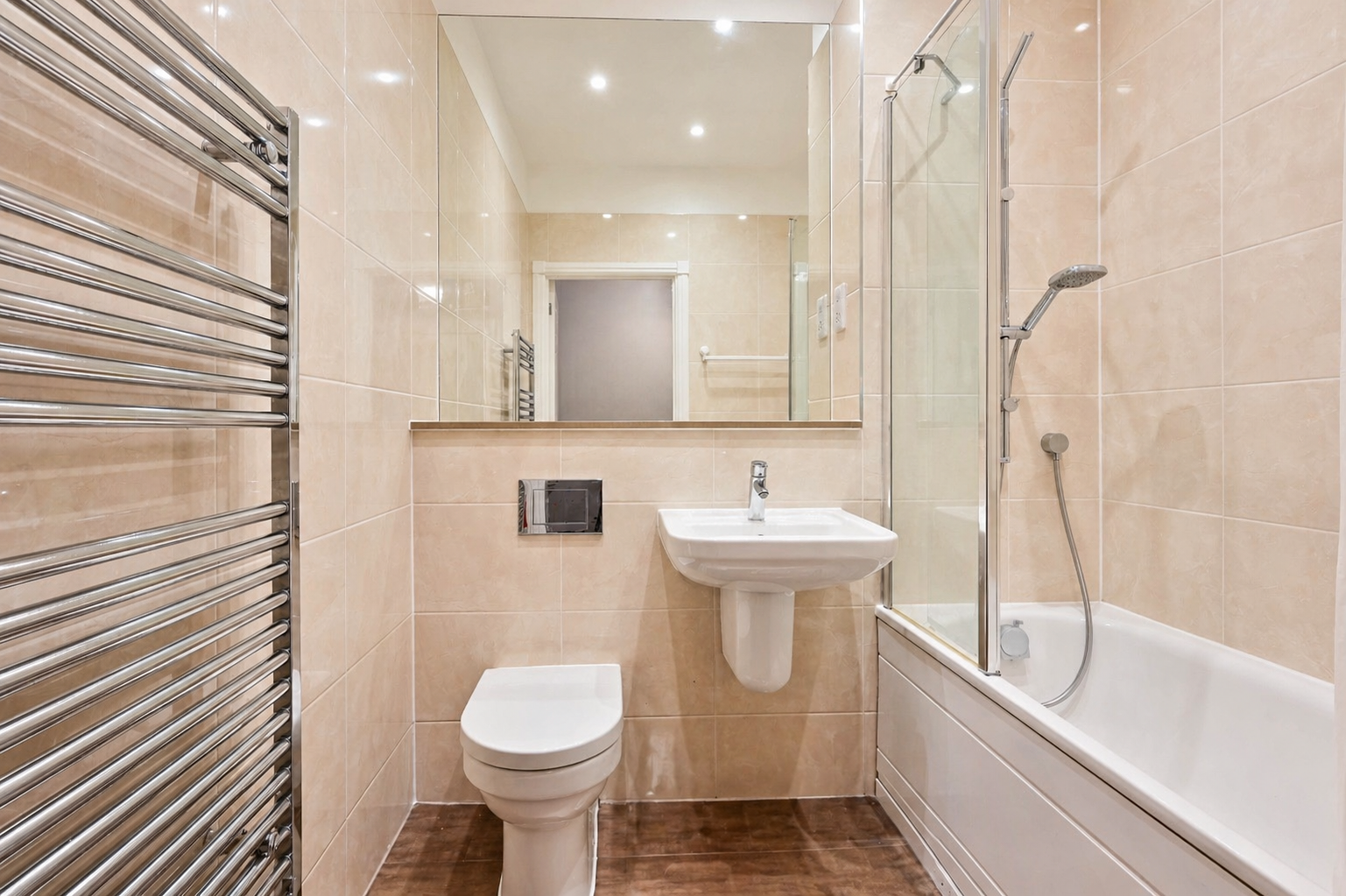 2 bed flat for sale in Glanville Way, Epsom, KT19  - Property Image 11