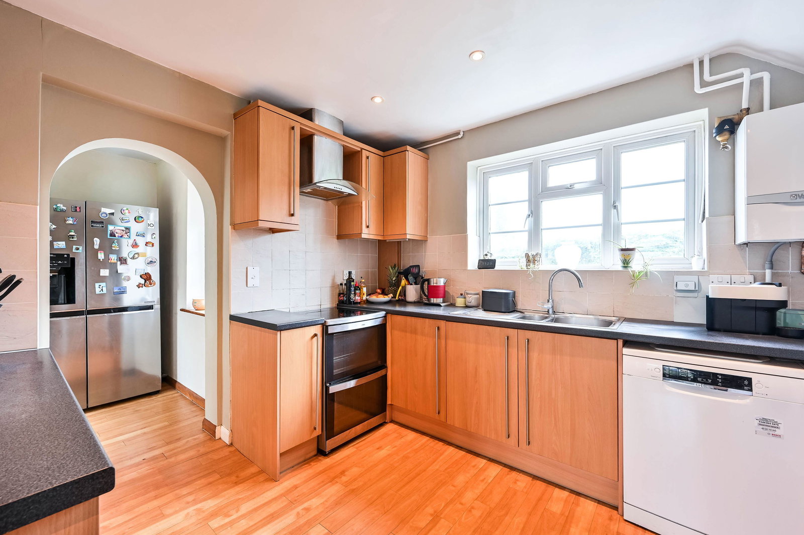 4 bed semi-detached house for sale in East Meads, Guildford, GU2  - Property Image 8