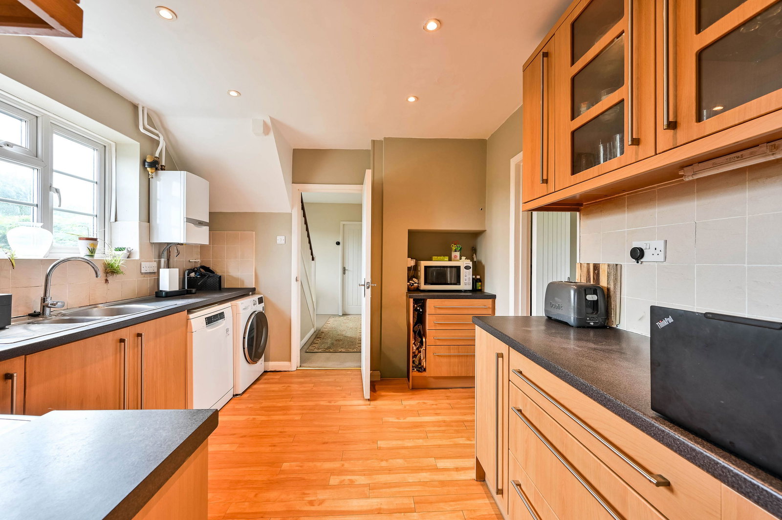 4 bed semi-detached house for sale in East Meads, Guildford, GU2  - Property Image 9