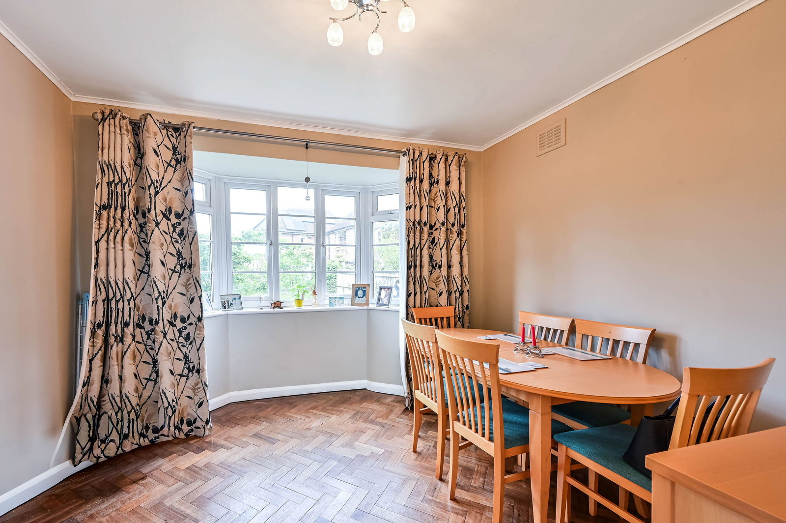 4 bed semi-detached house for sale in East Meads, Guildford, GU2  - Property Image 10