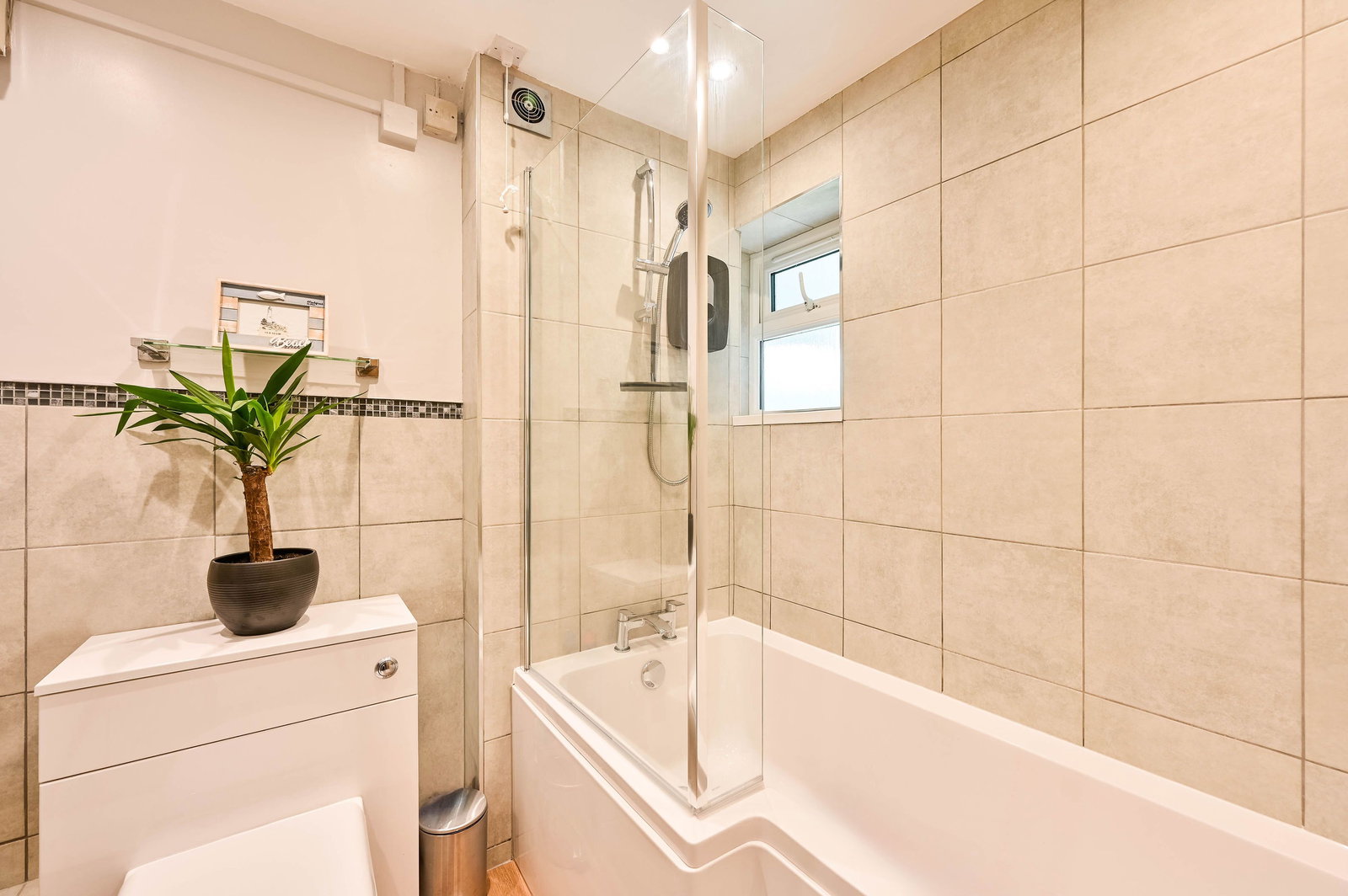 3 bed maisonette for sale in Edenside Road, Bookham  - Property Image 8