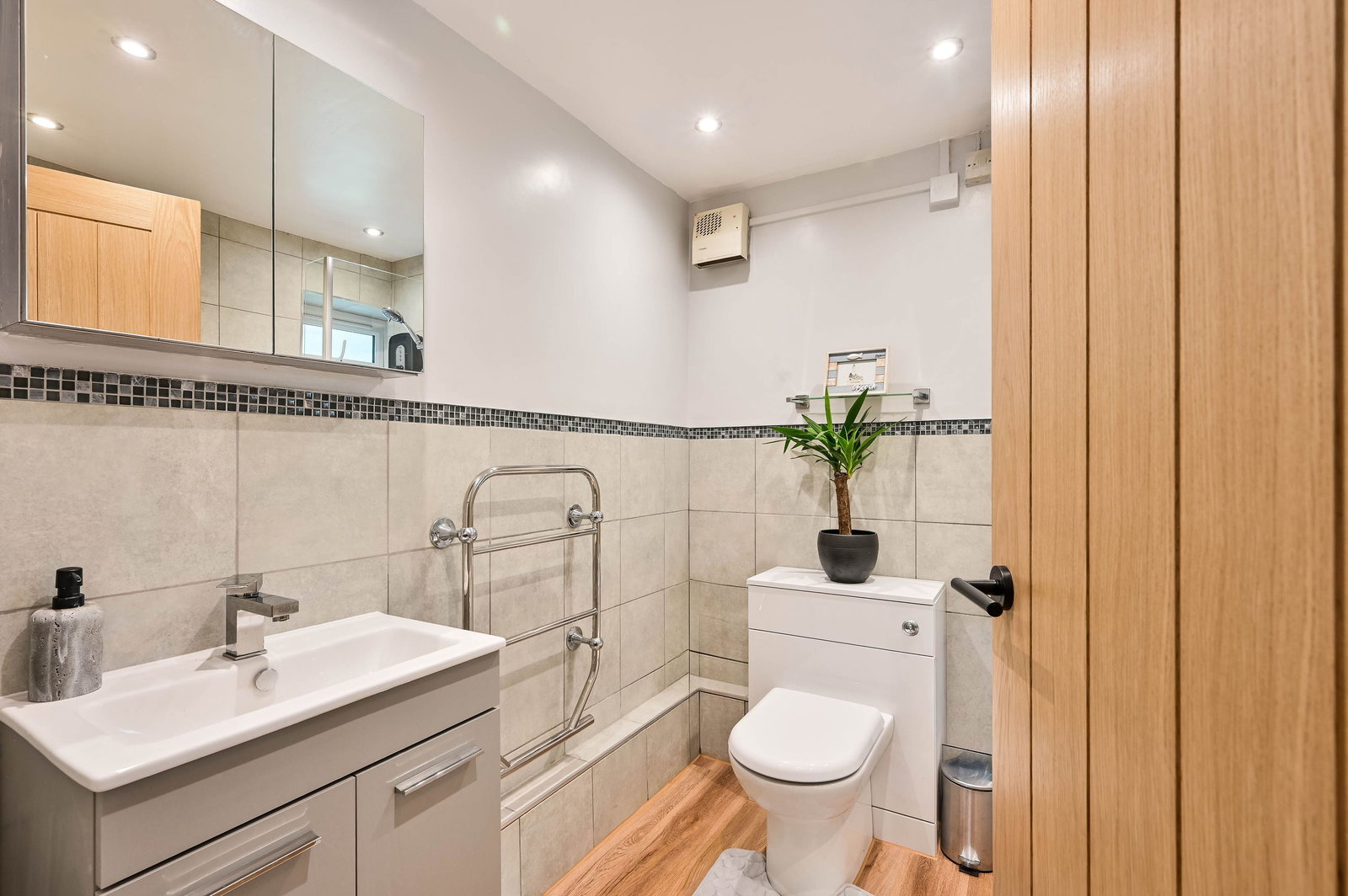 3 bed maisonette for sale in Edenside Road, Bookham  - Property Image 7