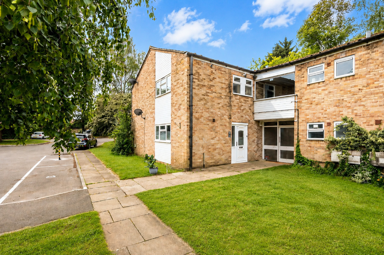 3 bed maisonette for sale in Edenside Road, Bookham  - Property Image 7