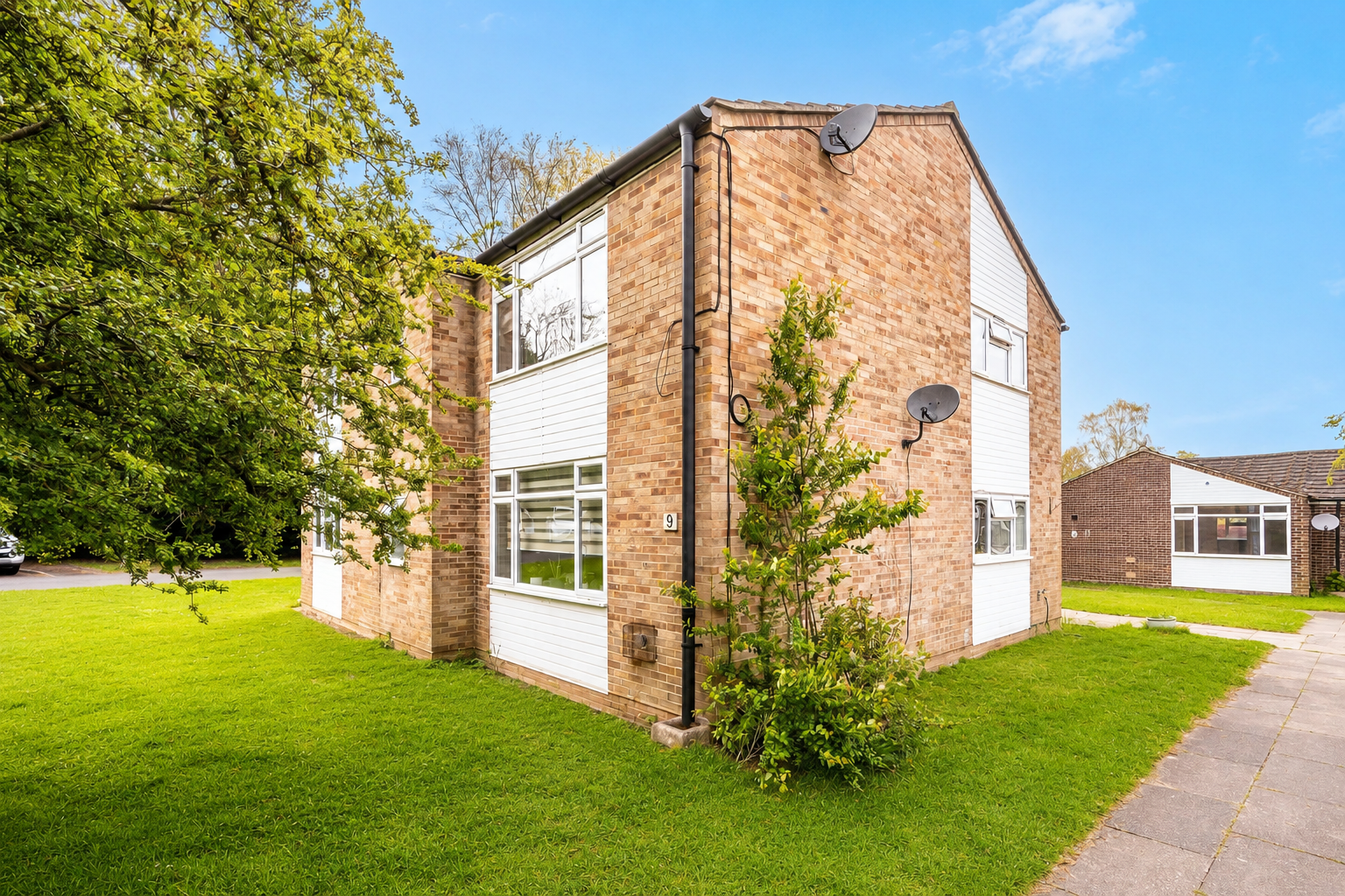 3 bed maisonette for sale in Edenside Road, Bookham  - Property Image 8