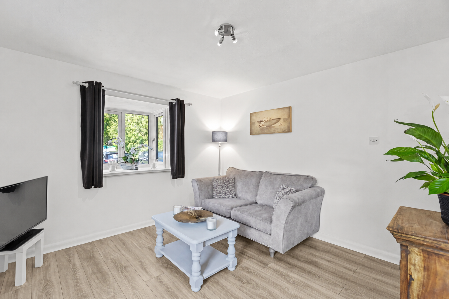 1 bed mews house for sale in Westdene Meadows, Cranleigh, GU6  - Property Image 2