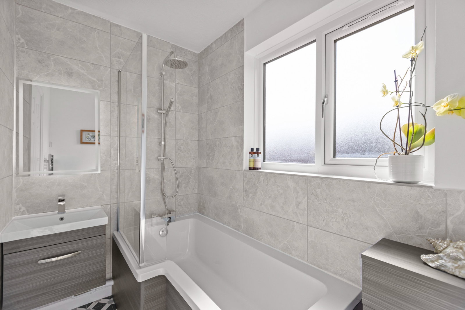 1 bed mews house for sale in Westdene Meadows, Cranleigh, GU6  - Property Image 6