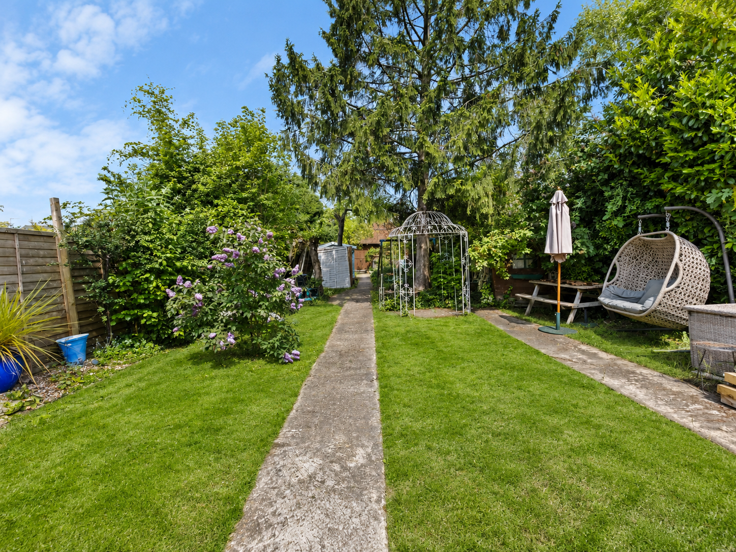 5 bed detached house for sale in Strathcona Avenue, Effingham  - Property Image 12