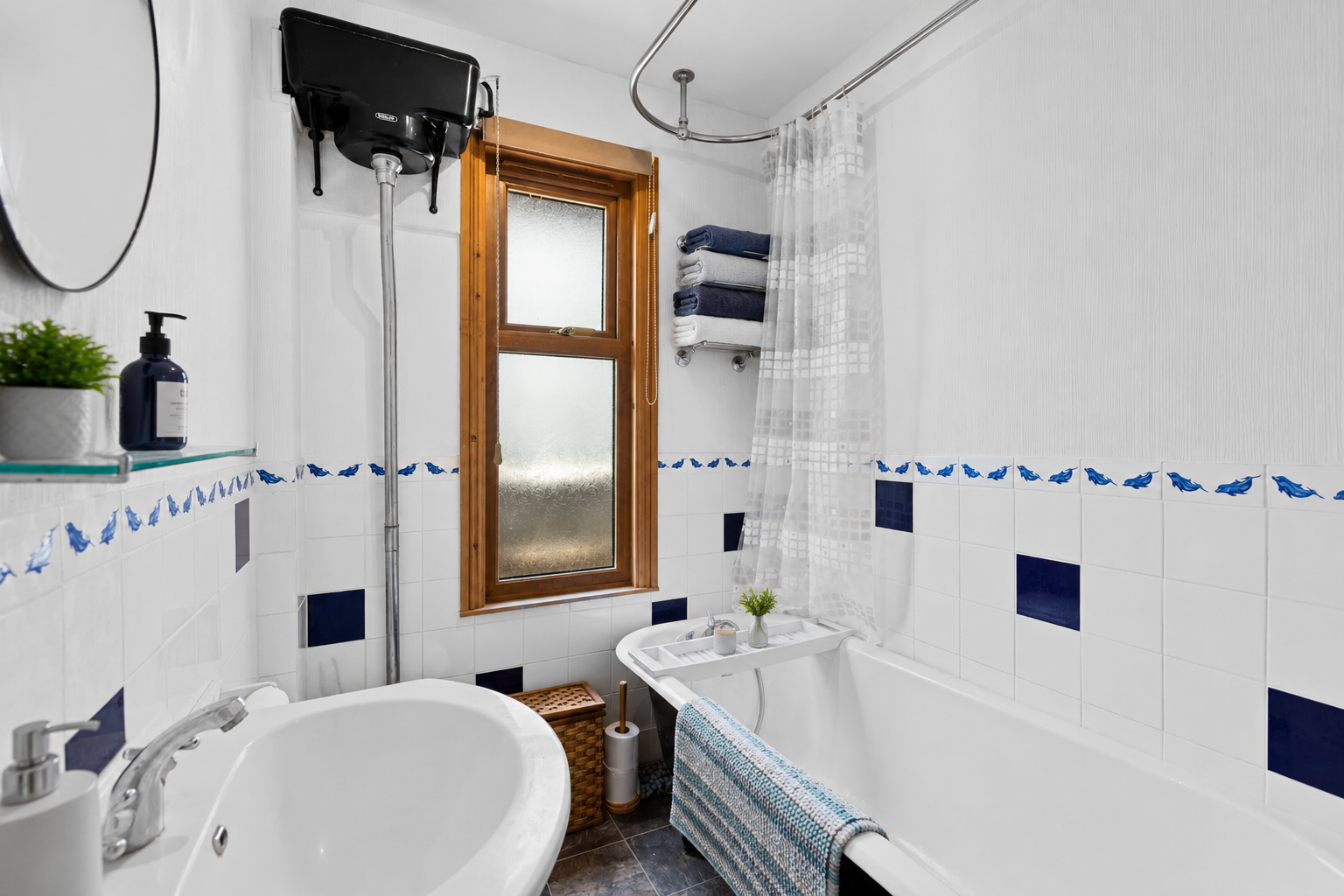 5 bed detached house for sale in Strathcona Avenue, Effingham  - Property Image 15