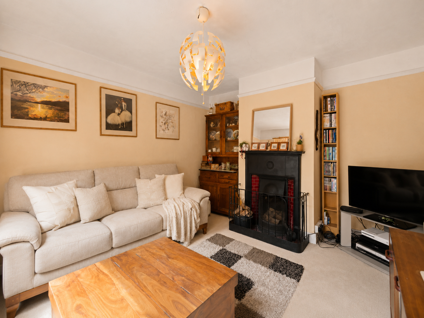 5 bed detached house for sale in Strathcona Avenue, Effingham  - Property Image 3