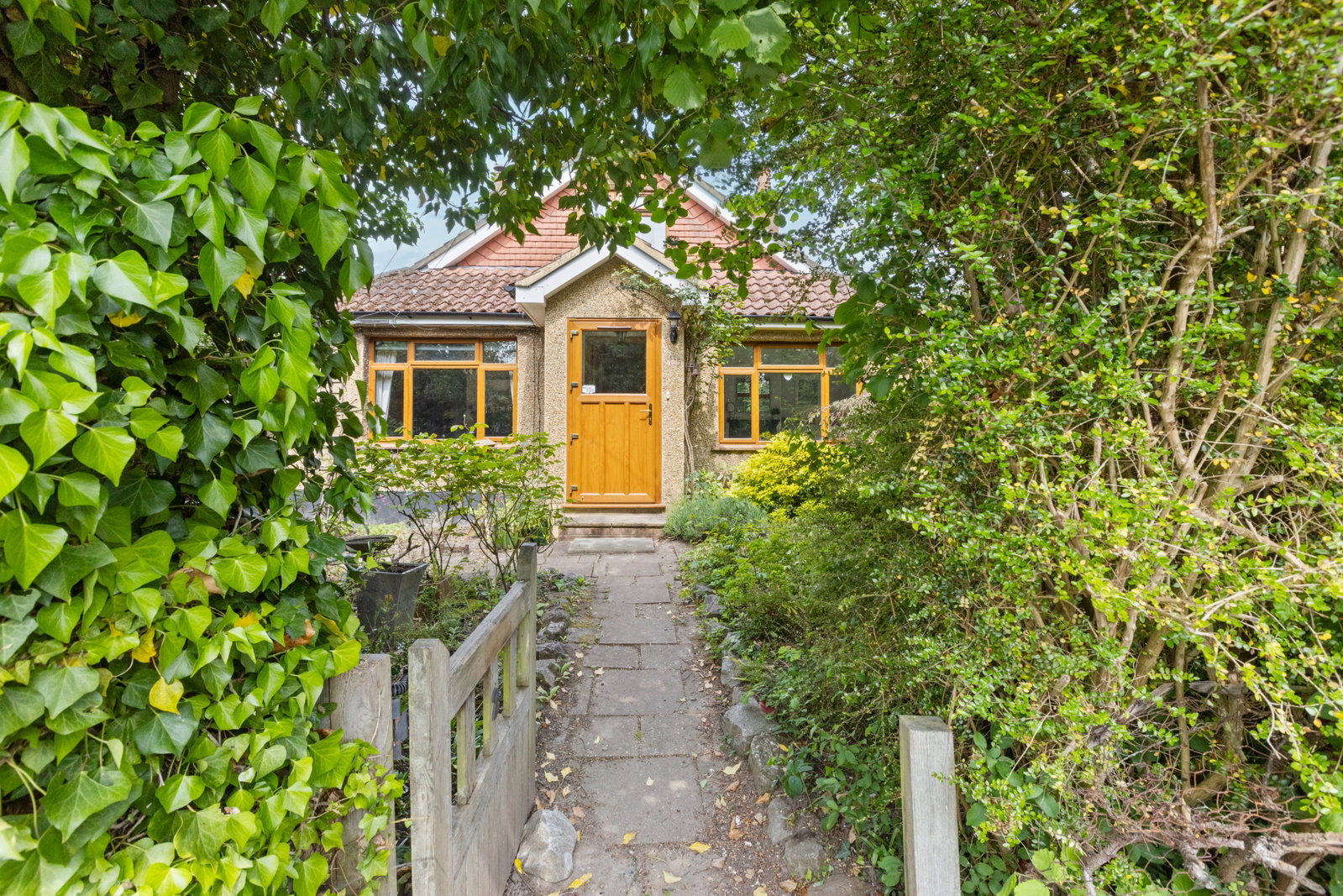 5 bed detached house for sale in Strathcona Avenue, Effingham  - Property Image 12