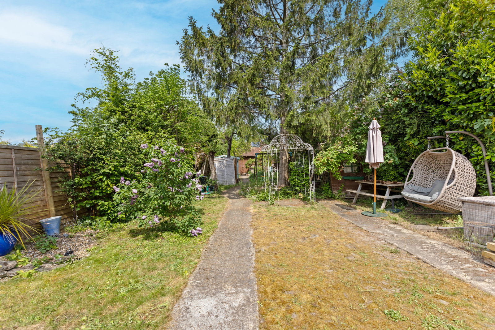 5 bed detached house for sale in Strathcona Avenue, Effingham  - Property Image 10