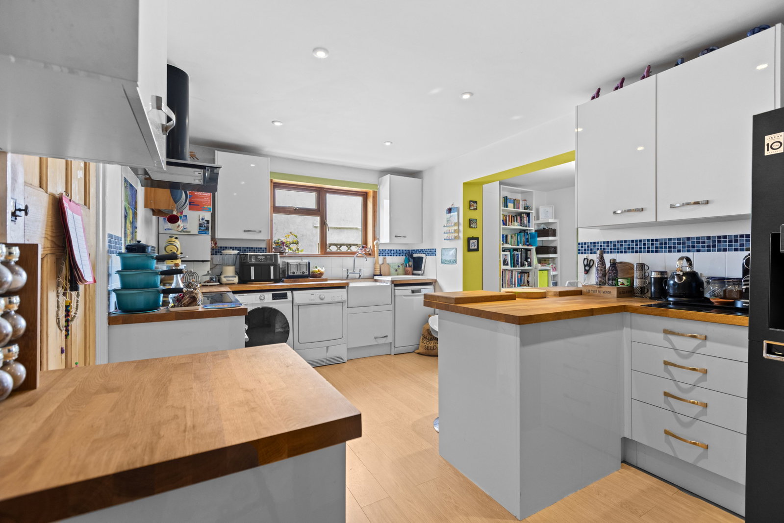 5 bed detached house for sale in Strathcona Avenue, Effingham  - Property Image 3