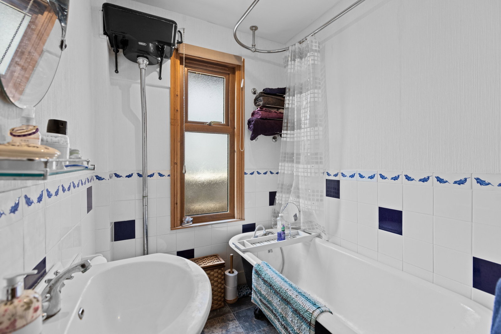 5 bed detached house for sale in Strathcona Avenue, Effingham  - Property Image 25