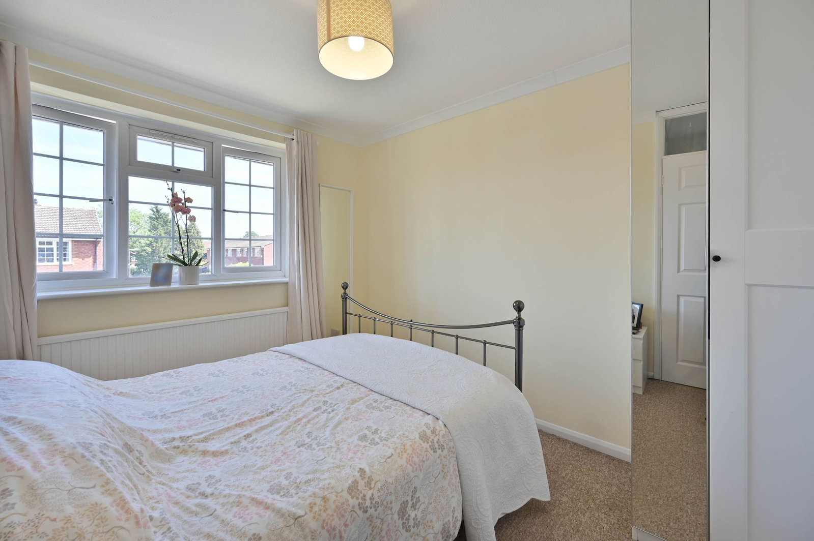 3 bed terraced house for sale in Somertons Close, Guildford, GU2  - Property Image 8