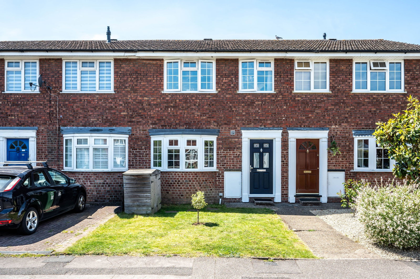 3 bed terraced house for sale in Somertons Close, Guildford, GU2 - Property Image 1