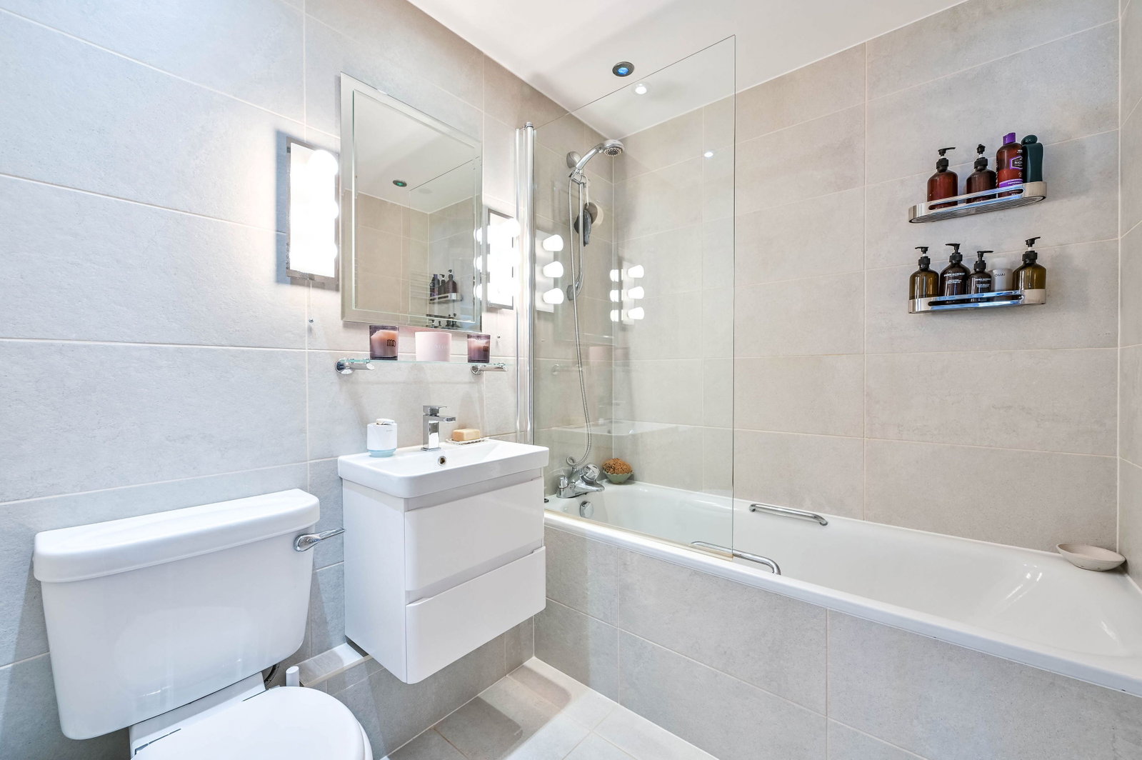 2 bed apartment for sale in Lancaster Way, Worcester Park, KT4 8HF  - Property Image 4