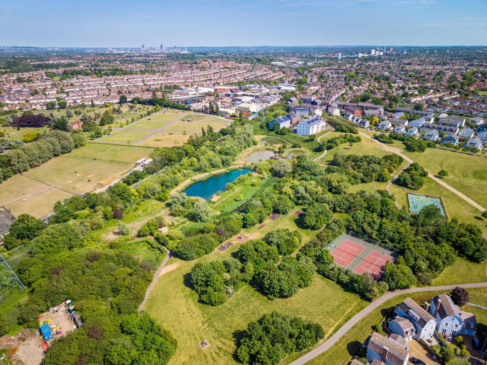 2 bed apartment for sale in Lancaster Way, Worcester Park, KT4 8HF  - Property Image 3